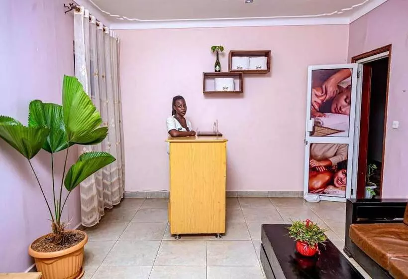 هتل Diamonds Lounge