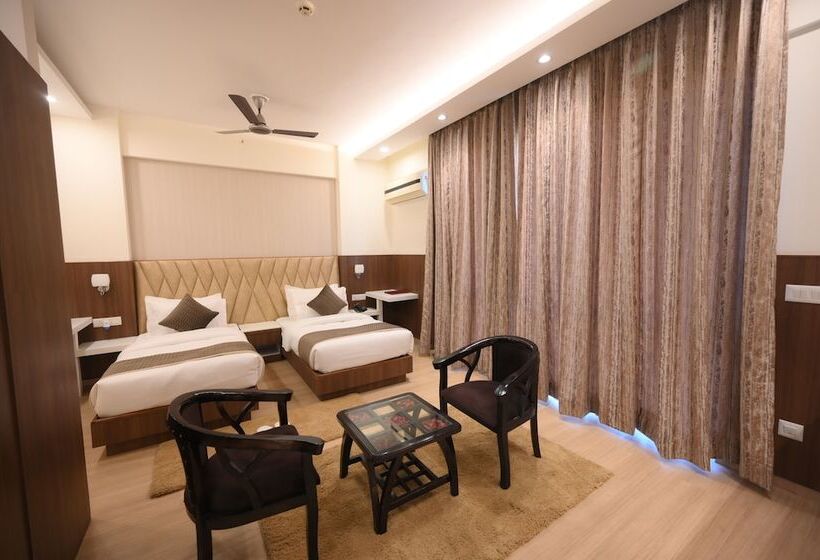 בית מלון כפרי Fairvacanze Inns & Suites Lucknow