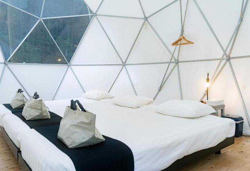 ホテル 泊まれる公園 Inn The Park