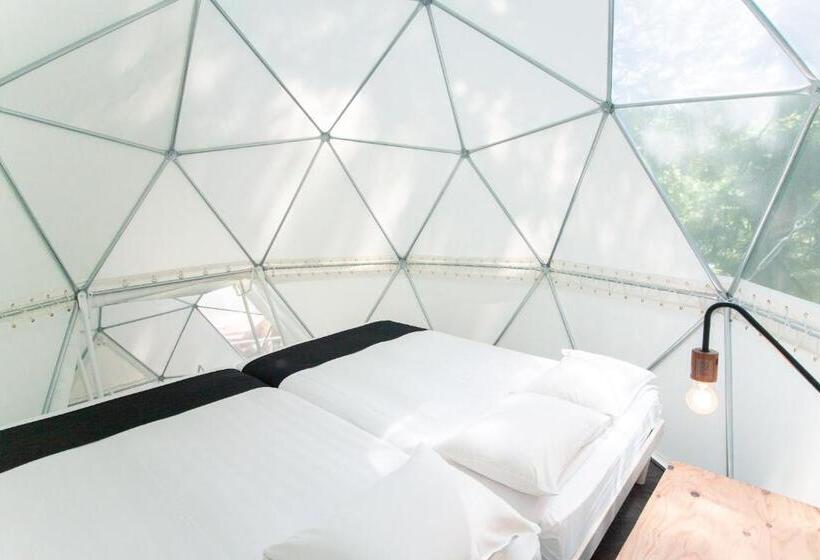 ホテル 泊まれる公園 Inn The Park