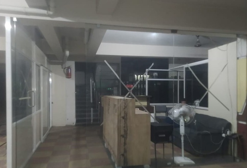 Szálloda Iroomz P Homes