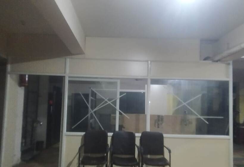 Szálloda Iroomz P Homes