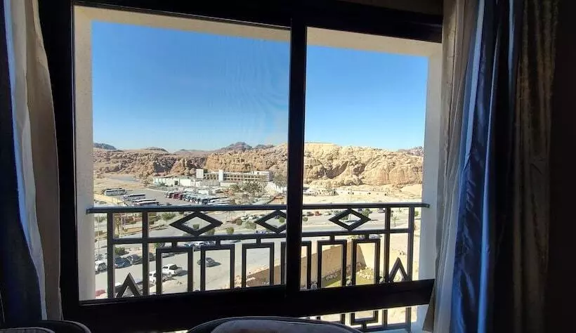 هتل Petra Moon Luxury