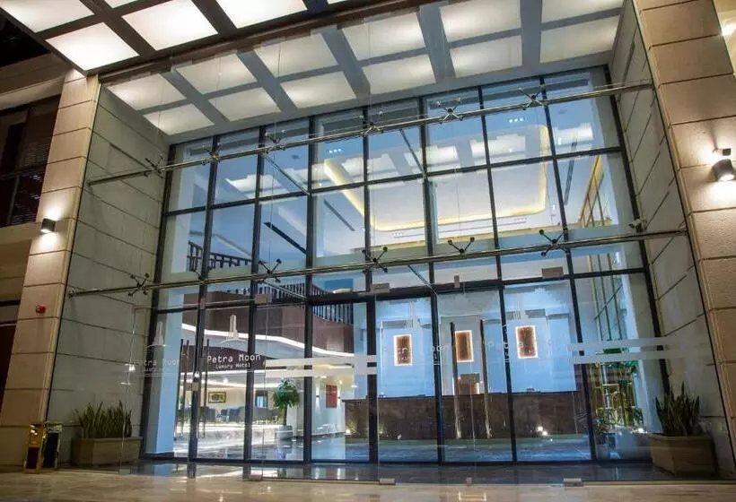 هتل Petra Moon Luxury