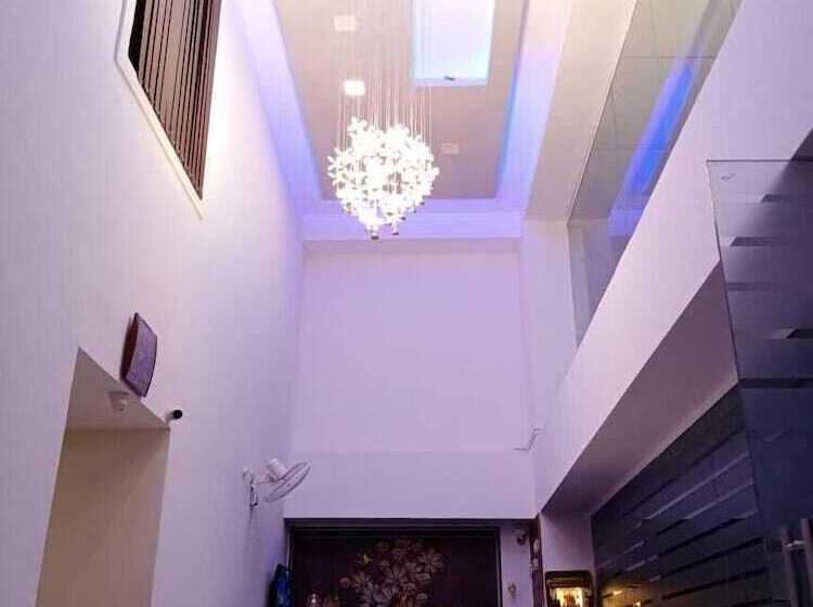 בית מלון כפרי Satkar Inn