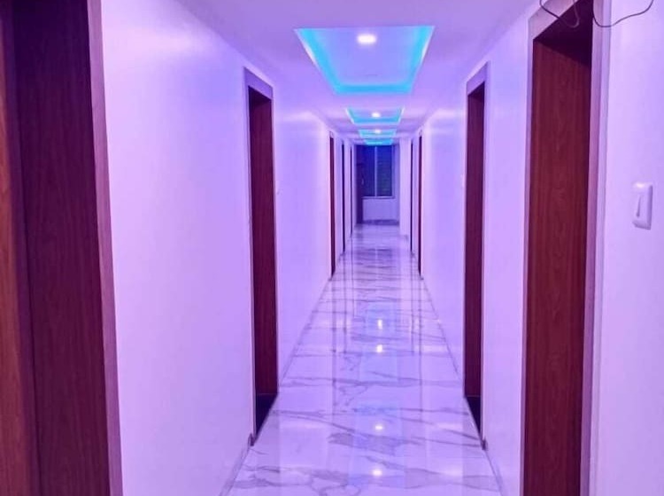 בית מלון כפרי Satkar Inn