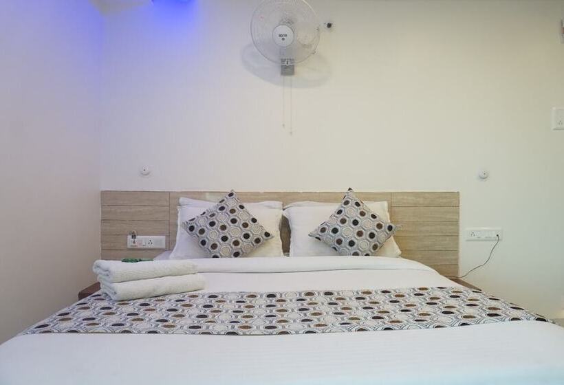 בית מלון כפרי Satkar Inn