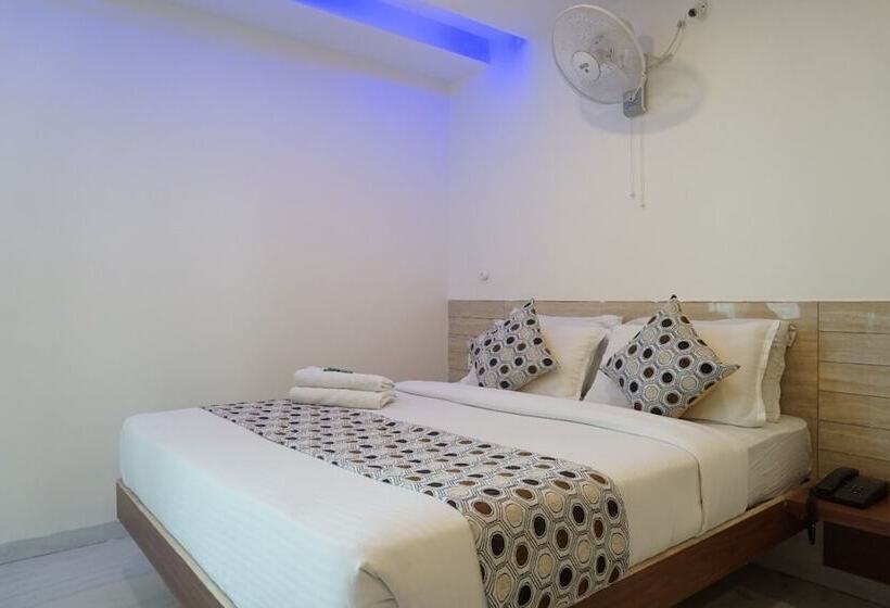 בית מלון כפרי Satkar Inn