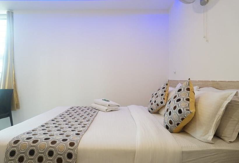 בית מלון כפרי Satkar Inn