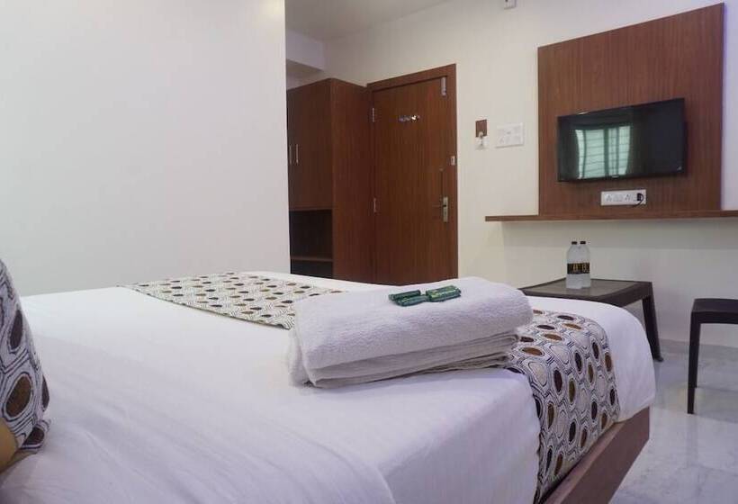 בית מלון כפרי Satkar Inn