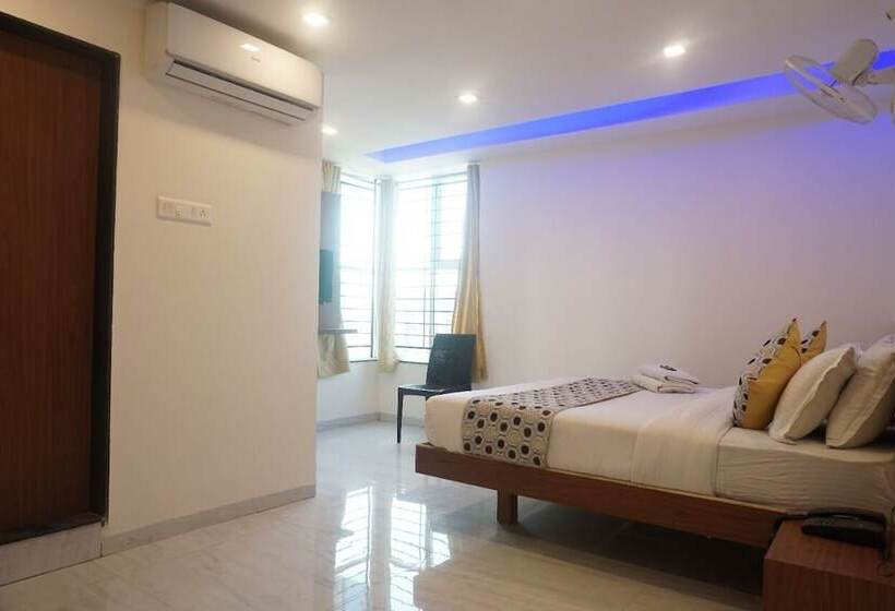 בית מלון כפרי Satkar Inn