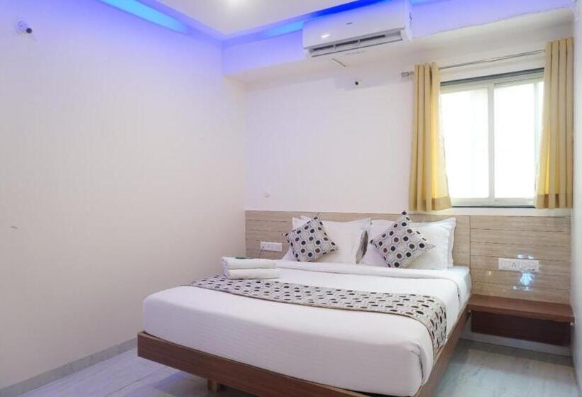 בית מלון כפרי Satkar Inn