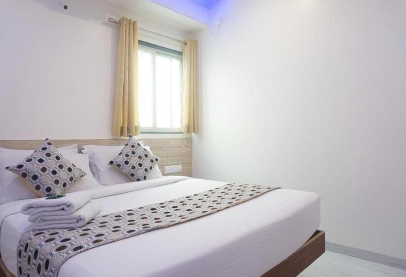 בית מלון כפרי Satkar Inn