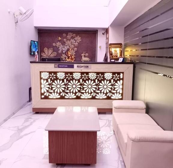 בית מלון כפרי Satkar Inn