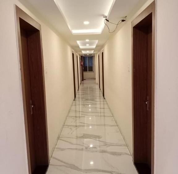 בית מלון כפרי Satkar Inn