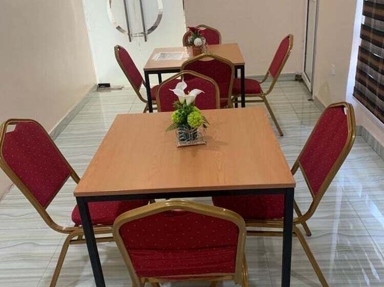 호텔 T Golden Villa