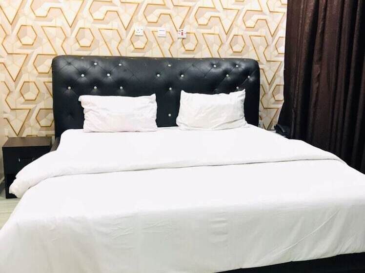 호텔 T Golden Villa