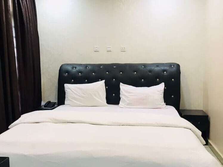 호텔 T Golden Villa