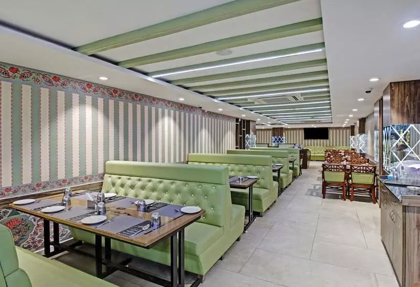 Hotelli Treebo Usha Vasivi Alipiri Road, 2 Km From Tirupati Central Bus Station