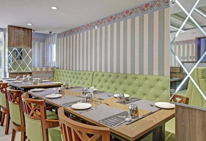 בית מלון כפרי Treebo Usha Vasivi Alipiri Road, 2 Km From Tirupati Central Bus Station