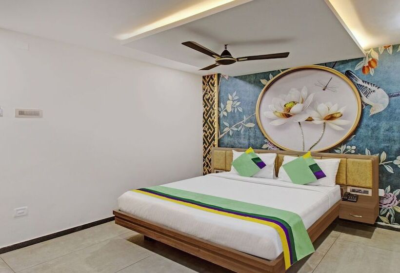 בית מלון כפרי Treebo Usha Vasivi Alipiri Road, 2 Km From Tirupati Central Bus Station