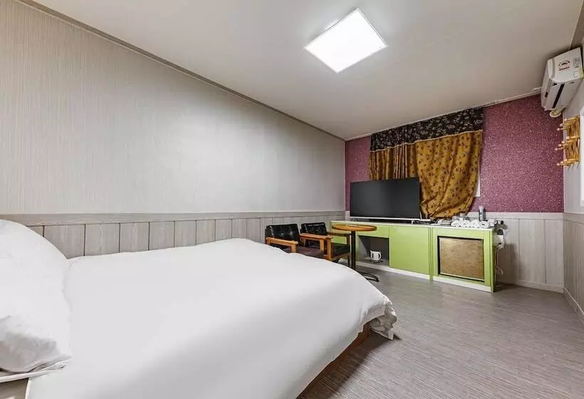 Jecheon Cello Motel