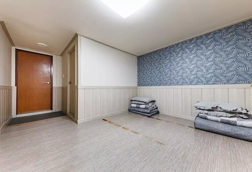 Jecheon Cello Motel