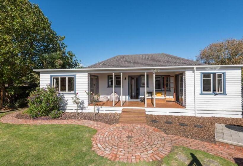 Morning Bloom Cottage Bed And Breakfast