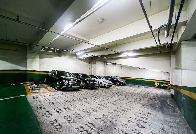 汽车旅馆 Changwon Haryeon Design