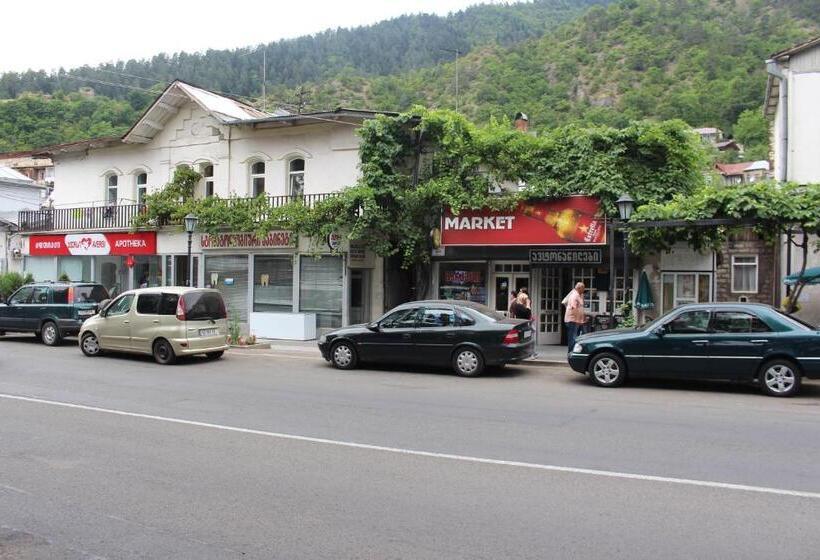 پانسیون Guest House Anano