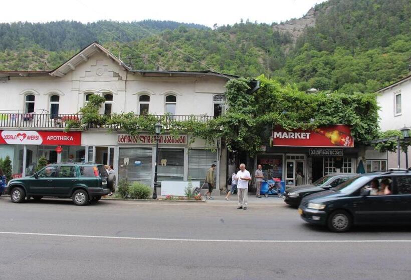 پانسیون Guest House Anano