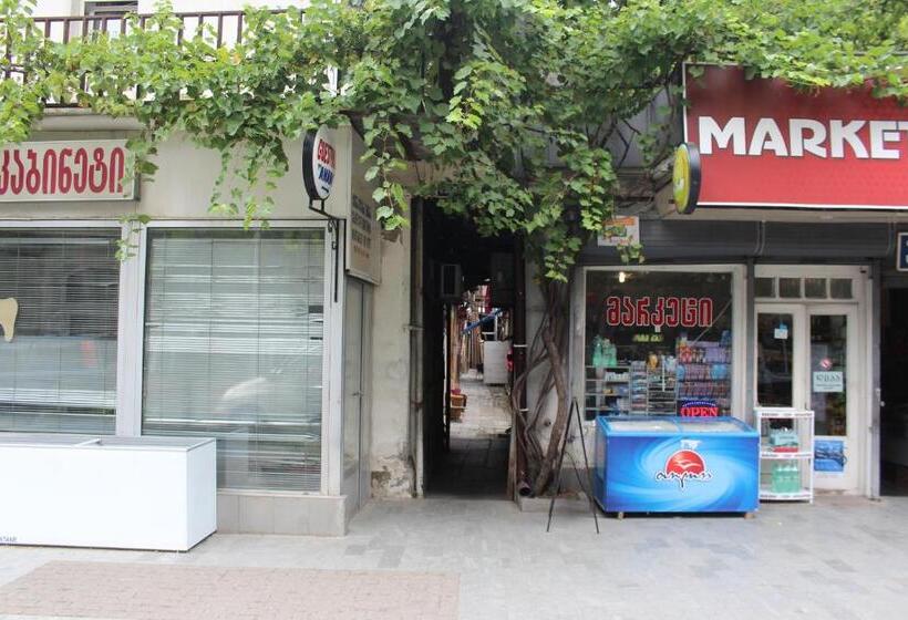 پانسیون Guest House Anano