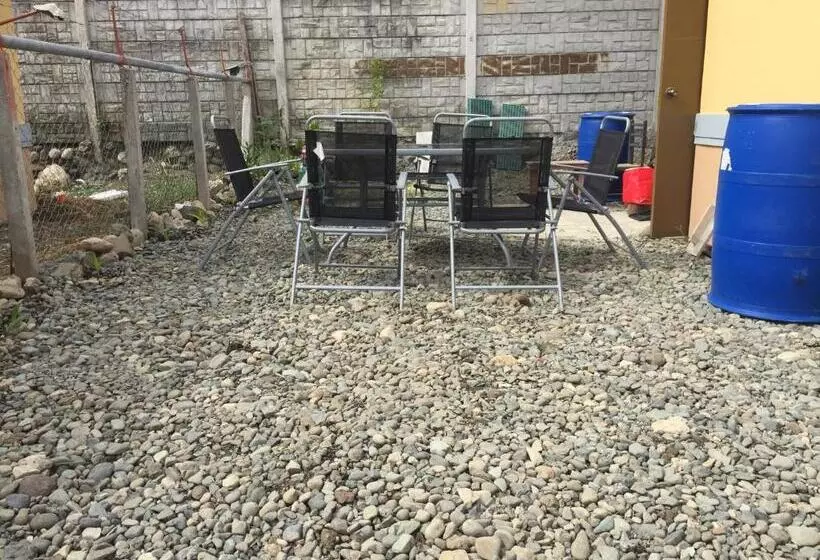 ペンション Jireh’s Guests Home