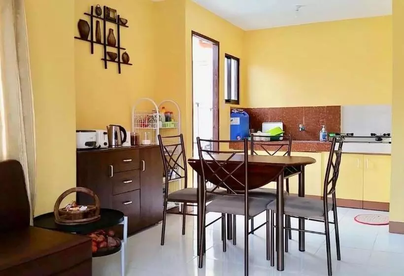 ペンション Jireh’s Guests Home