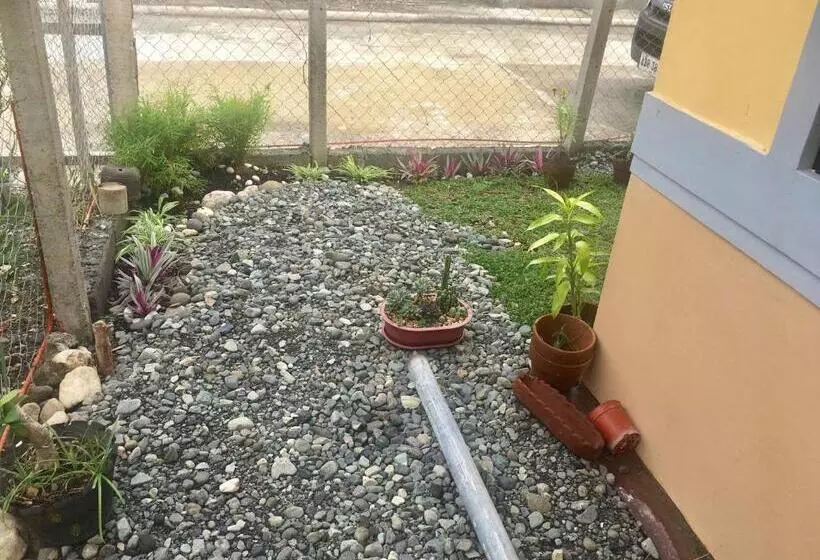 ペンション Jireh’s Guests Home