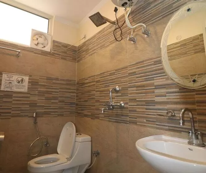 Triple One Hostels And Hotels