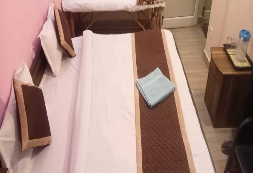 Triple One Hostels And Hotels