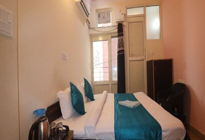 Triple One Hostels And Hotels