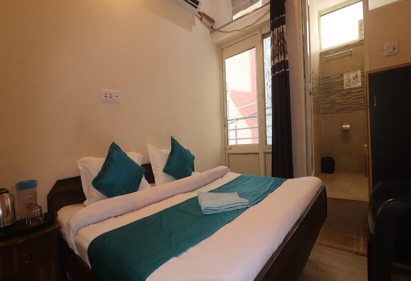 Triple One Hostels And Hotels