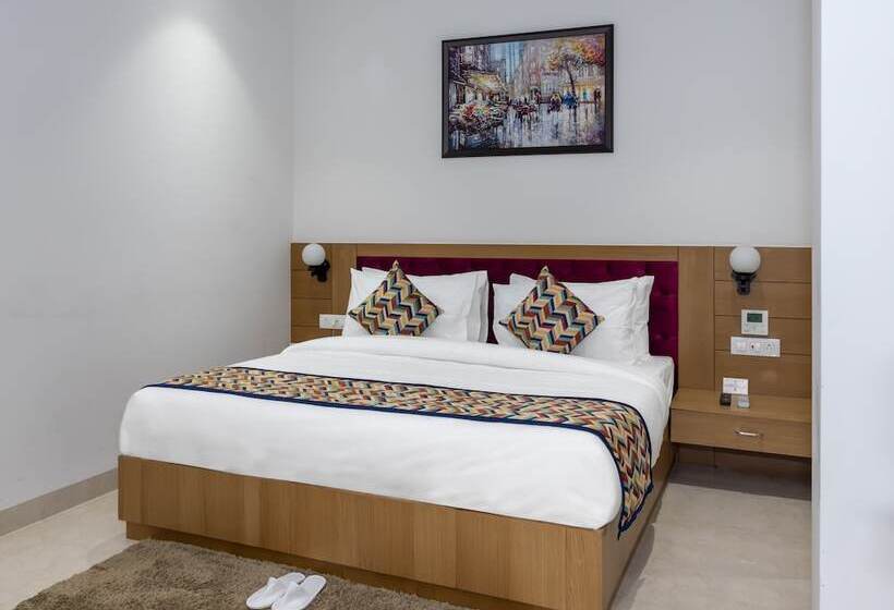 Classio Royale By Io Hotels Near Golden Temple