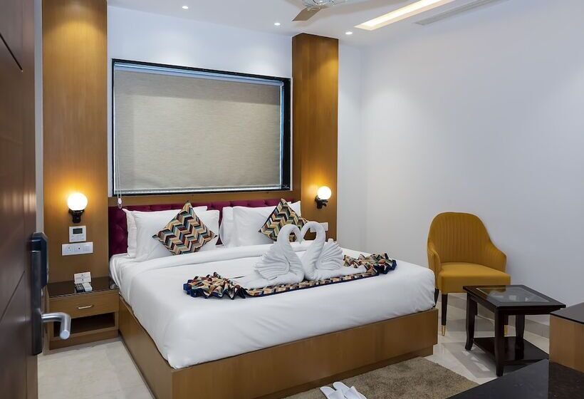 Classio Royale By Io Hotels Near Golden Temple