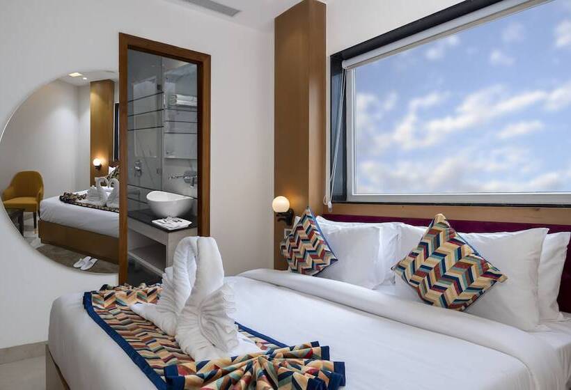 Classio Royale By Io Hotels Near Golden Temple