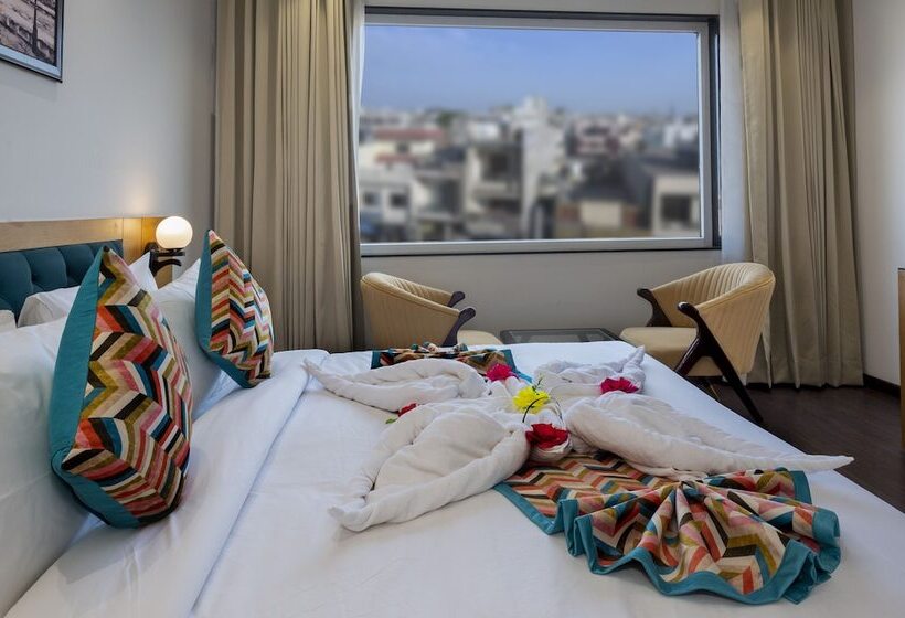 Classio Royale By Io Hotels Near Golden Temple