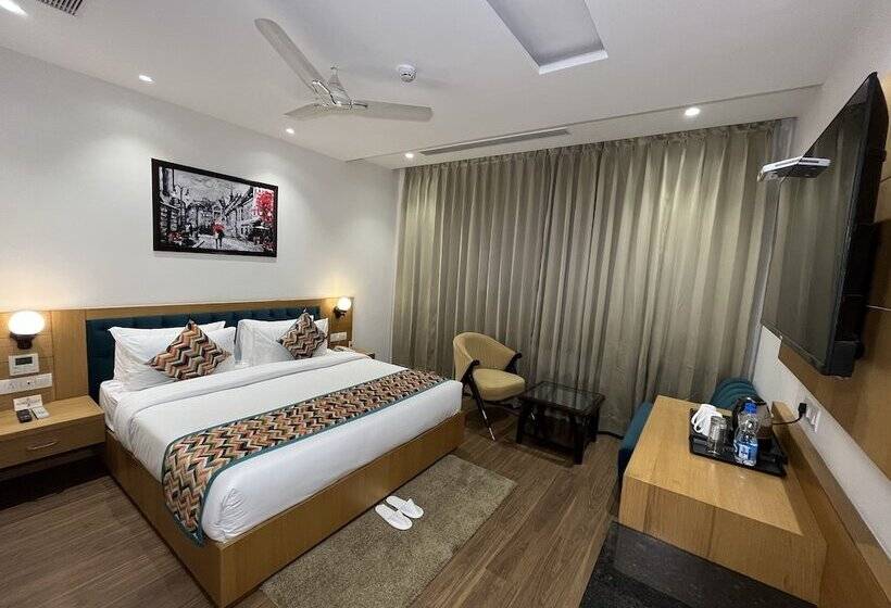 Classio Royale By Io Hotels Near Golden Temple