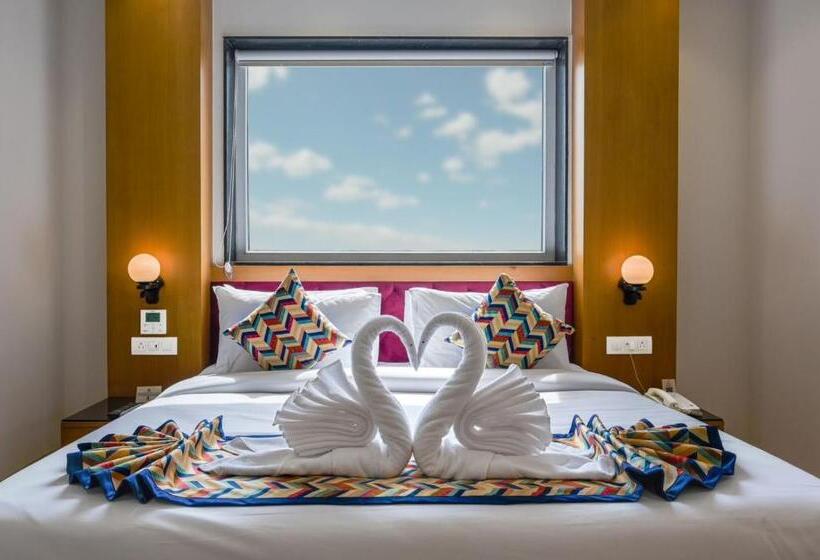 Classio Royale By Io Hotels Near Golden Temple