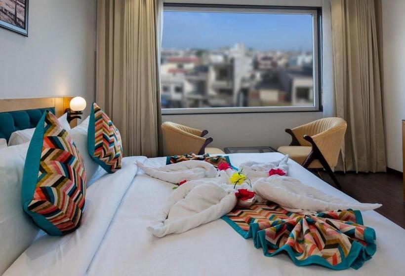 Classio Royale By Io Hotels Near Golden Temple