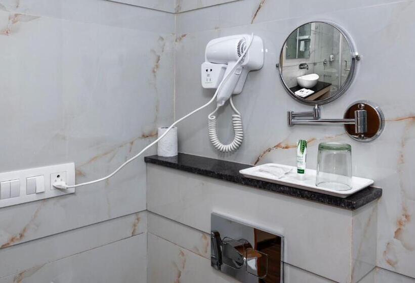 Classio Royale By Io Hotels Near Golden Temple