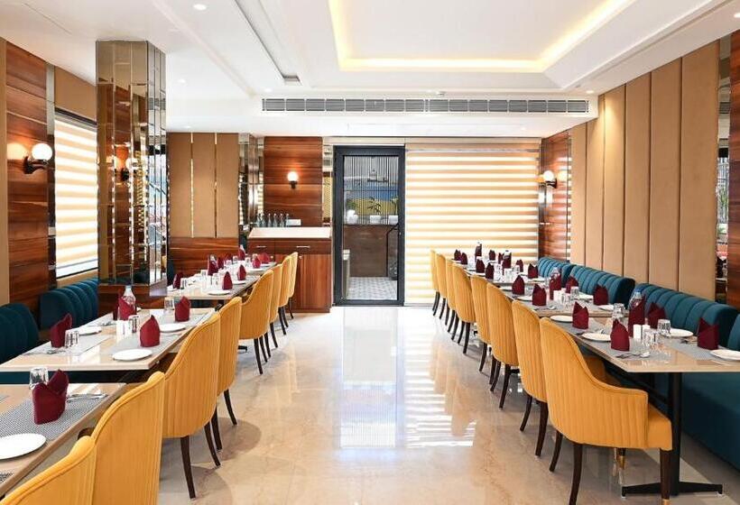 Classio Royale By Io Hotels Near Golden Temple