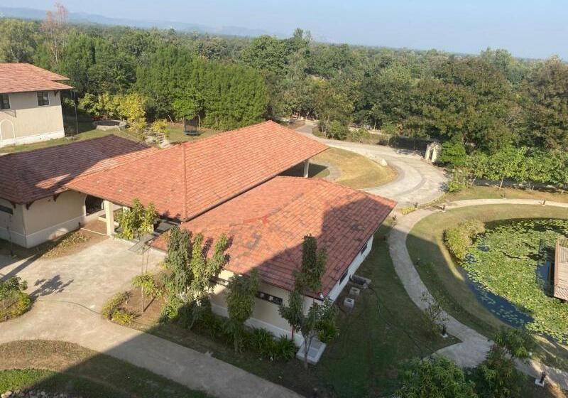 فندق Bhanu The Fern Forest Resort & Spa