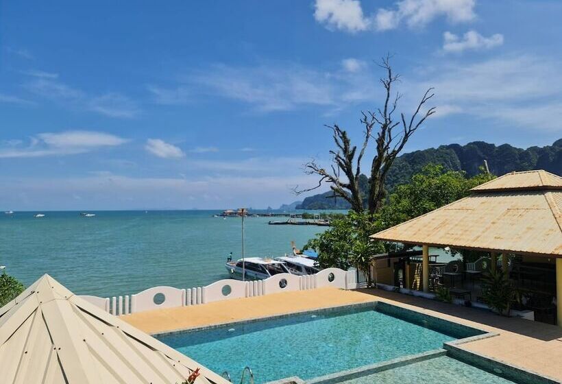 호텔 Chom By The Sea